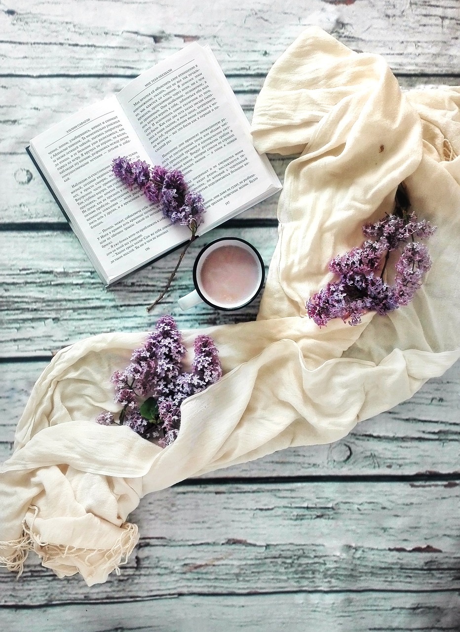 book, lilac, flowers-3387071.jpg